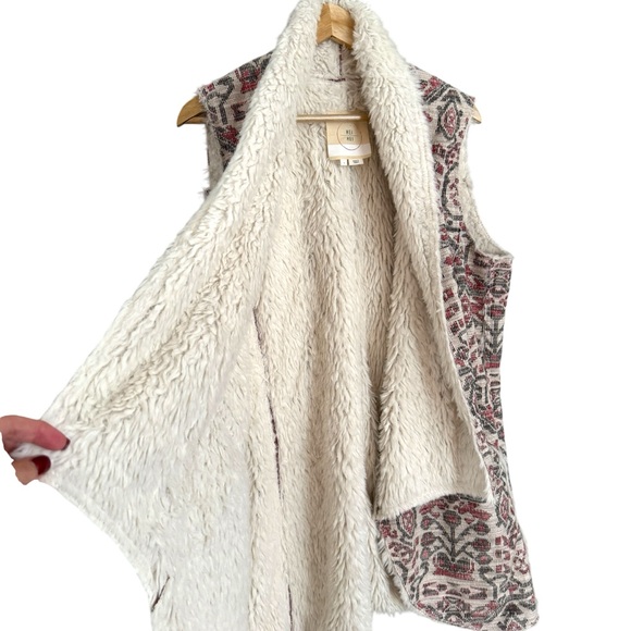Hei Hei Anthropologie Sherpa Lined Geometric Open Hanging Vest - Picture 9 of 10
